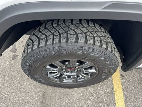 New 2026 GMC Sierra 1500 AT4X image 10