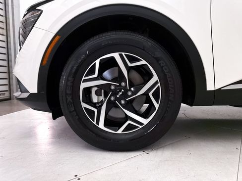 Certified 2025 Kia Sportage LX FWD image 14