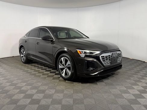 Used 2024 Audi Q8 e-tron Premium Plus w/ Premium Plus Package AWD/4WD image 3