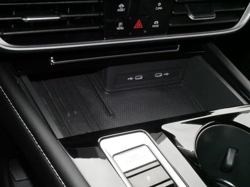 Used 2025 Volkswagen Atlas SEL Premium R-Line image 24