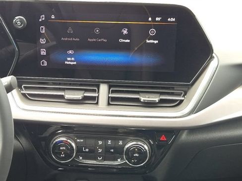 Used 2025 Chevrolet Trax ACTIV FWD image 3