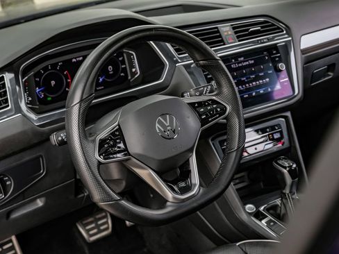Used 2022 Volkswagen Tiguan SEL R-Line image 4