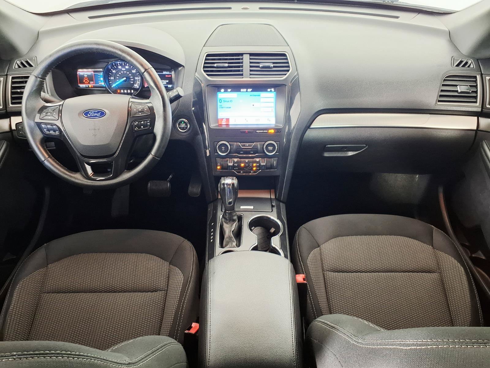 Used 2018 Ford Explorer XLT w/ Equipment Group 201A FWD image 13
