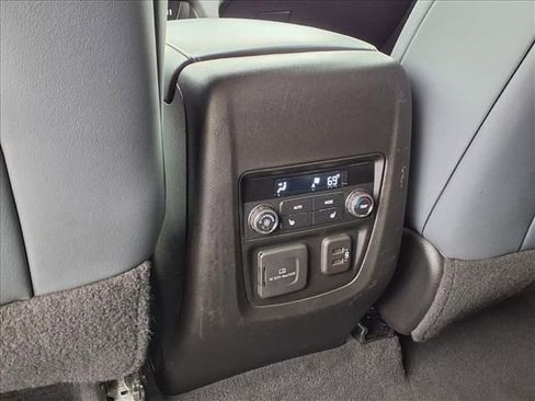 Used 2024 Buick Enclave Premium image 33