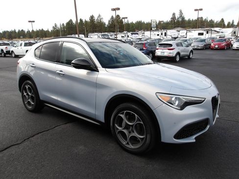Used 2021 Alfa Romeo Stelvio Sprint w/ Nero Edizione AWD/4WD image 7