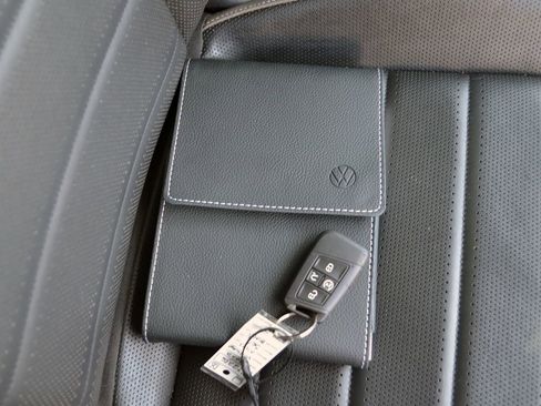 Used 2022 Volkswagen Atlas SEL Premium image 37