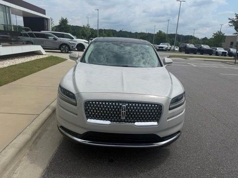 Used 2022 Lincoln Nautilus Reserve FWD image 3