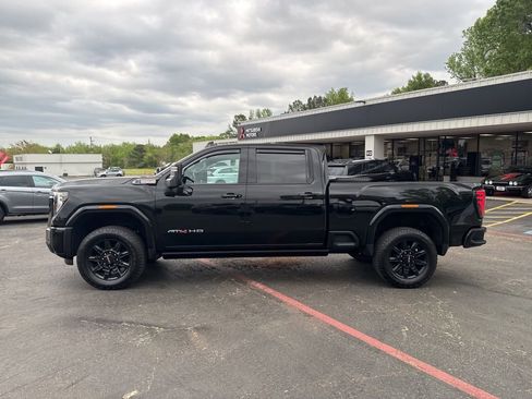 Used 2024 GMC Sierra 2500 AT4 w/ AT4 Premium Plus Package AWD/4WD image 9