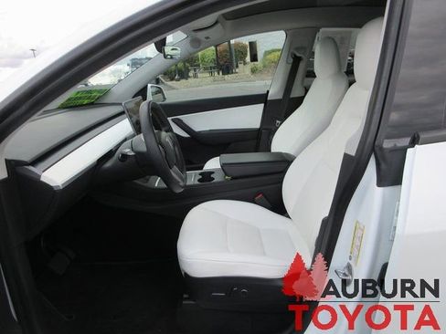 Used 2021 Tesla Model Y Long Range image 12