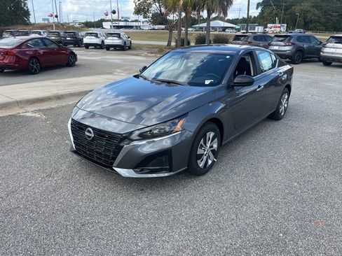 New 2025 Nissan Altima 2.5 S image 4