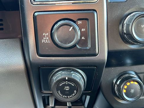 Used 2019 Ford F150 XLT w/ Equipment Group 302A Luxury AWD/4WD image 25