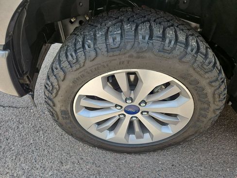 Used 2017 Ford F150 Lariat w/ Equipment Group 502A Luxury AWD/4WD image 27