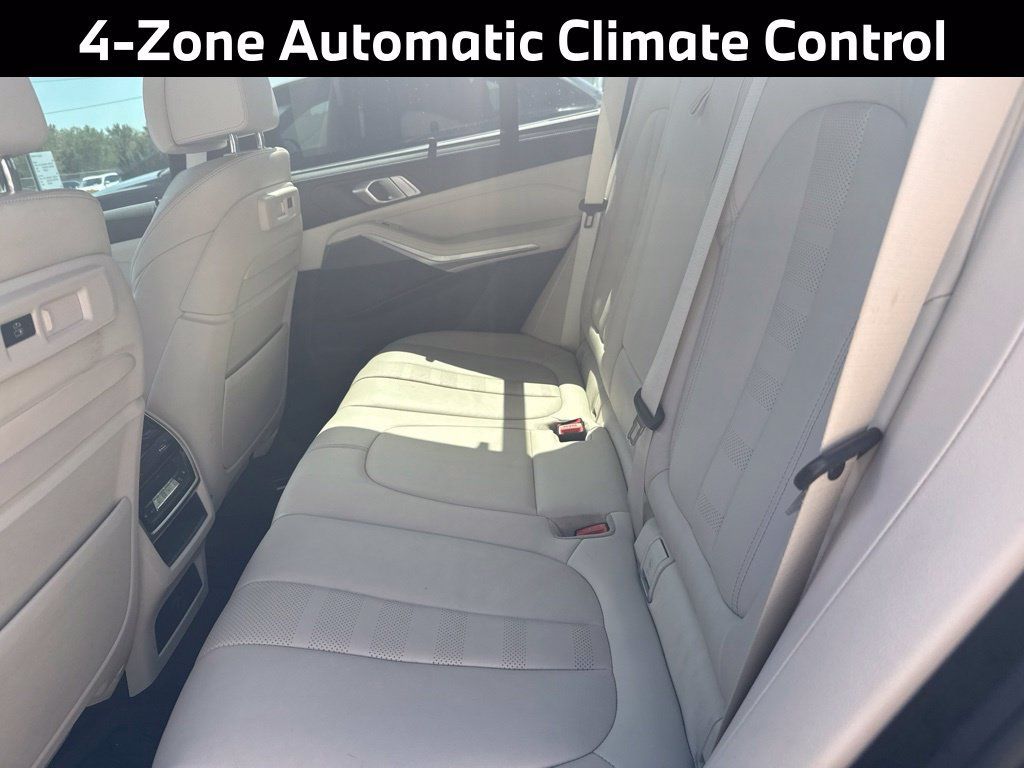 Used 2022 BMW X5 xDrive40i w/ M Sport Package AWD/4WD image 12
