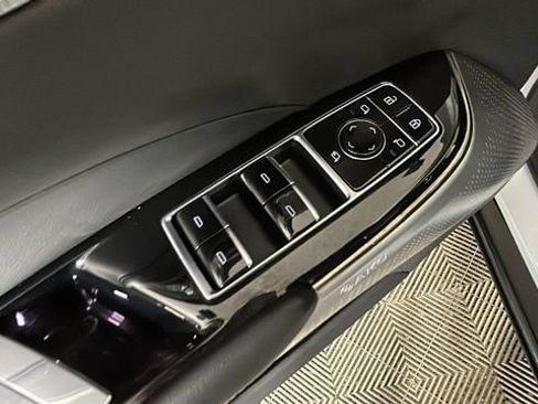 Used 2024 Cadillac Lyriq Sport RWD image 10
