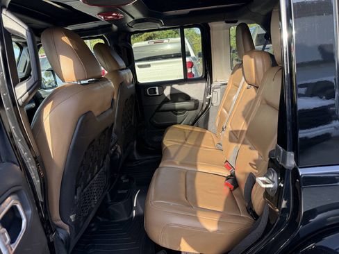 Used 2021 Jeep Wrangler Unlimited Rubicon AWD/4WD image 13
