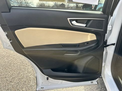 Used 2022 Ford Edge SEL image 21