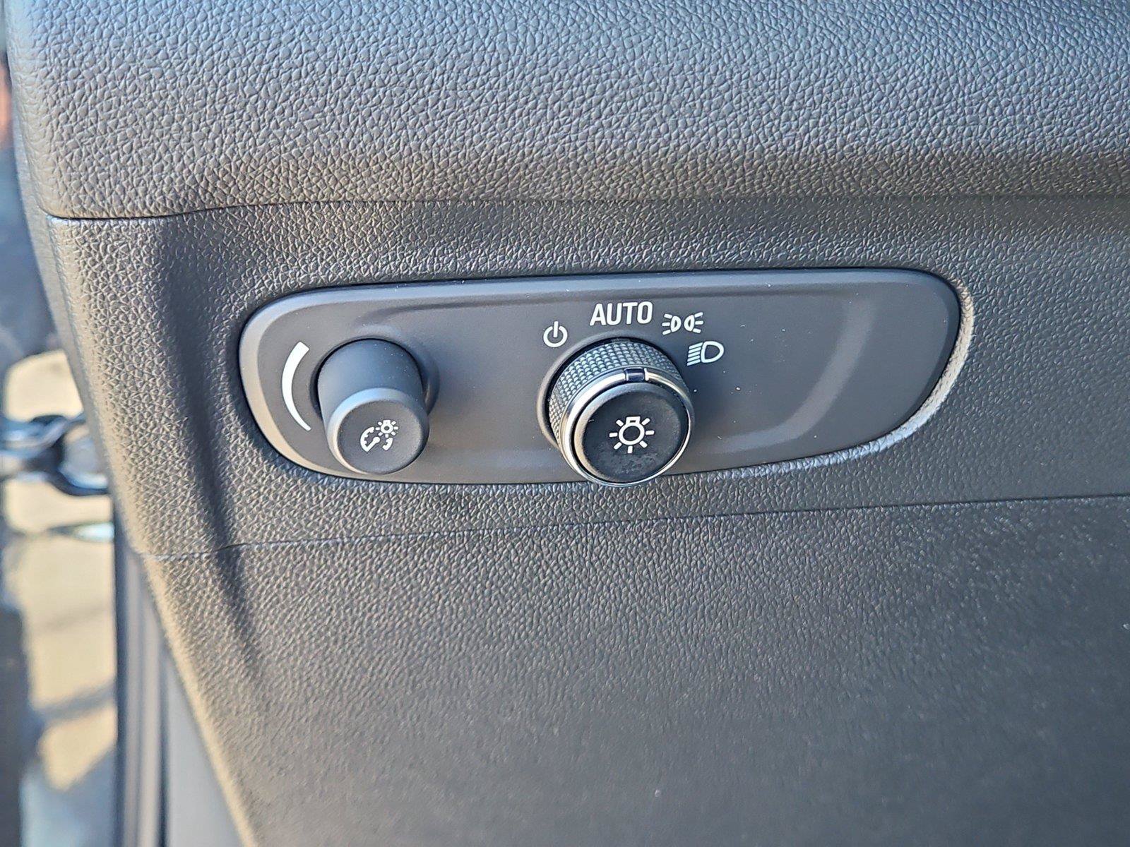 Used 2023 Buick Envision Essence AWD/4WD image 21