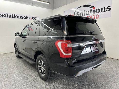 Used 2019 Ford Expedition XLT image 5
