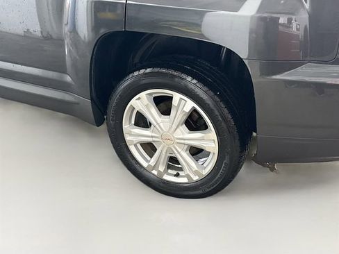 Used 2017 GMC Terrain SLE image 28
