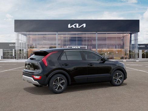New 2025 Kia Niro LX image 6