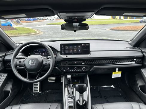 Used 2025 Honda Accord Sport image 35