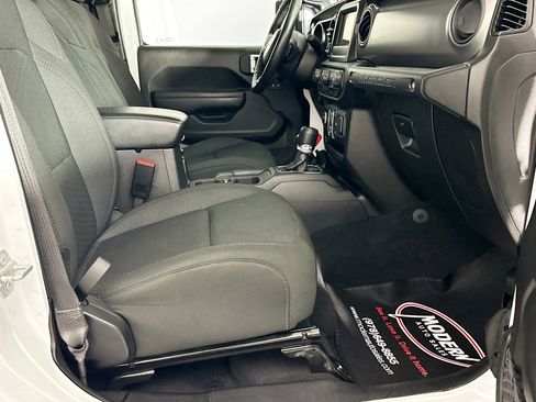 Used 2023 Jeep Wrangler Unlimited w/ Cold Weather Group image 31