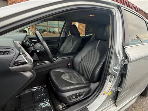Used 2018 Toyota Camry SE image 27
