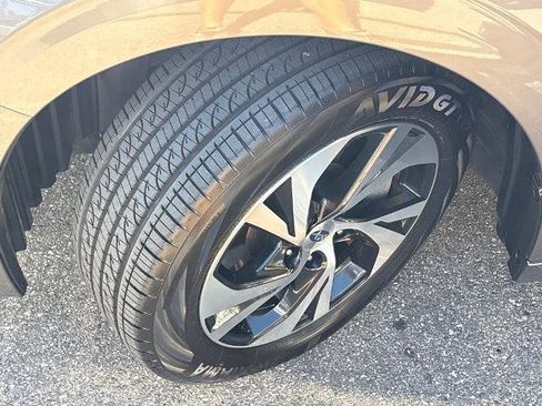 Used 2022 Subaru Legacy Premium image 24