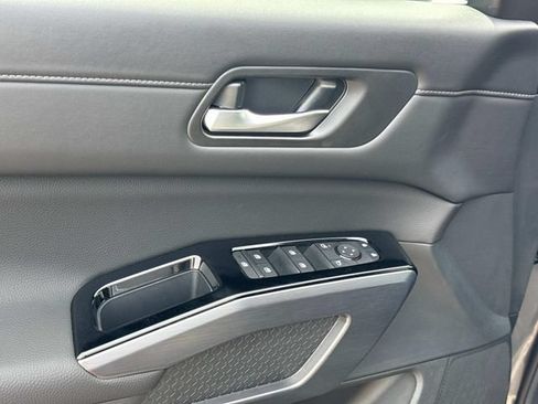New 2026 Nissan Pathfinder SL AWD/4WD image 22