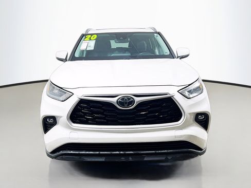 Used 2020 Toyota Highlander XLE FWD image 11