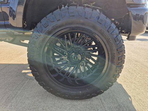 New 2025 Ford F250 Lariat w/ Black Appearance Package image 13