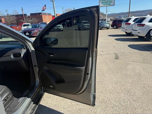 Used 2018 Chevrolet Equinox Premier image 49