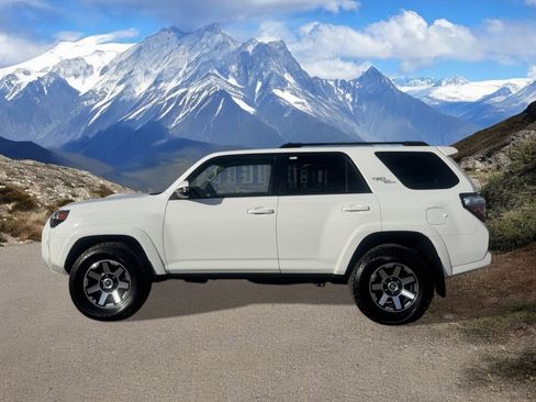 Certified 2020 Toyota 4Runner TRD Off-Road Premium image 2