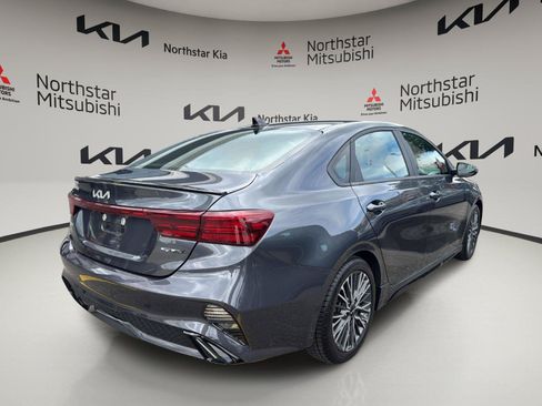 Used 2023 Kia Forte GT-Line w/ GT-Line Premium Package FWD image 7