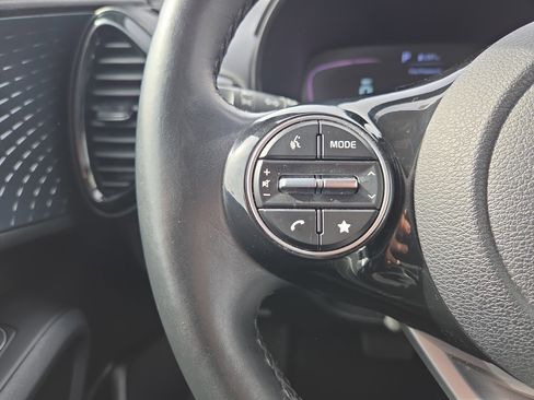 Used 2023 Kia Soul EX image 11