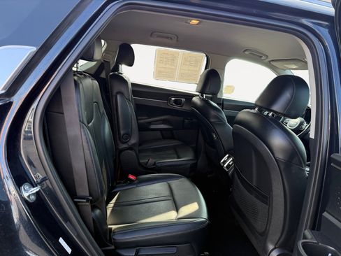 Used 2023 Kia Sorento EX FWD image 18