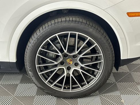 Used 2021 Porsche Cayenne S AWD/4WD image 12