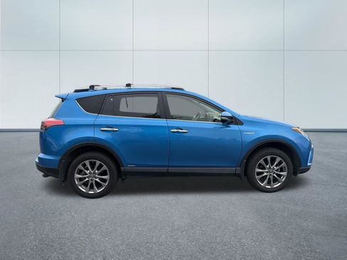 Used 2017 Toyota RAV4 Limited w/ Advanced Technology Package AWD/4WD image 4