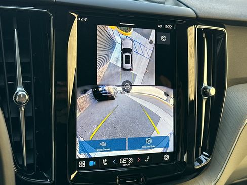 Certified 2025 Volvo XC60 T8 Plus w/ Protection Package Premier image 22