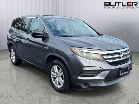 Used 2017 Honda Pilot LX image 5