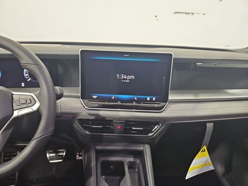 New 2026 Volkswagen Tiguan SE R-Line image 18