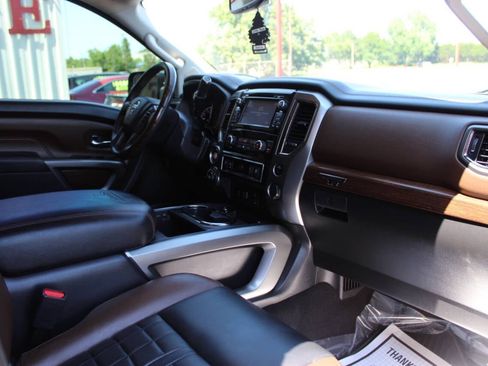 Used 2017 Nissan Titan Platinum Reserve image 10