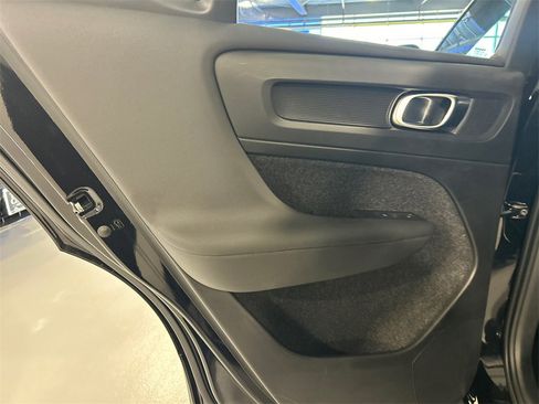 Certified 2023 Volvo XC40 Recharge Plus image 21
