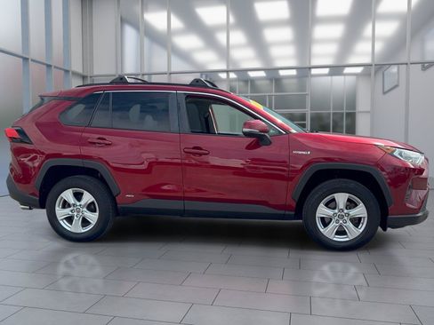 Used 2019 Toyota RAV4 XLE w/ Convenience Package AWD/4WD image 4