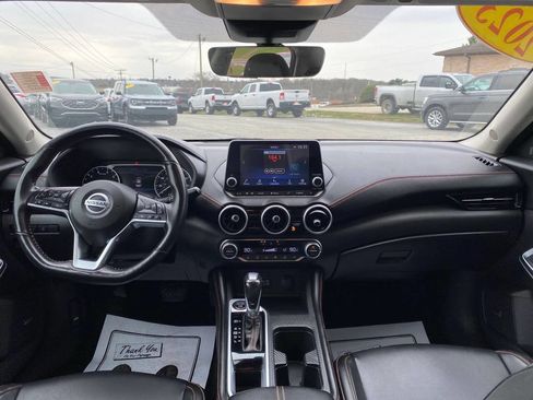 Used 2023 Nissan Sentra SR w/ SR Premium Package FWD image 19