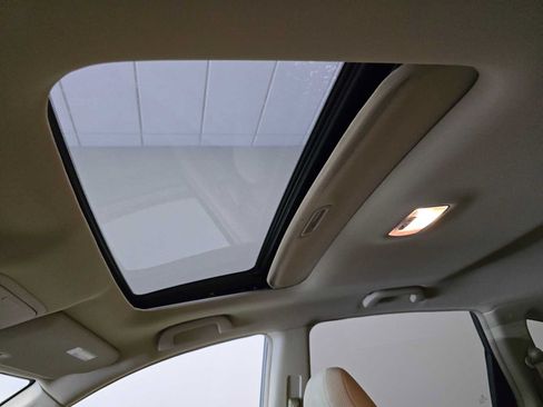 Used 2011 Honda CR-V EX image 19