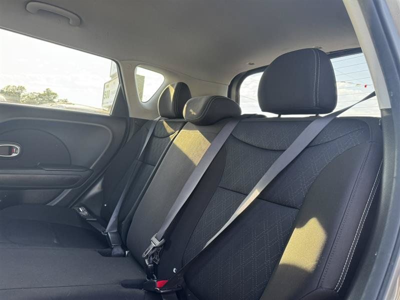 Used 2016 Kia Soul FWD image 18