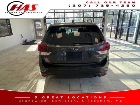 Used 2021 Subaru Forester Premium image 5