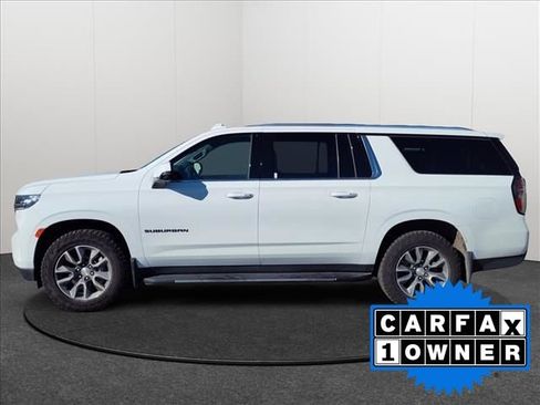Used 2022 Chevrolet Suburban LT w/ LT Signature Package image 3