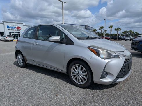 Used 2018 Toyota Yaris LE FWD image 2